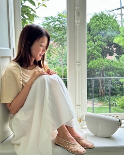 Lee Si-young feet photo 4
