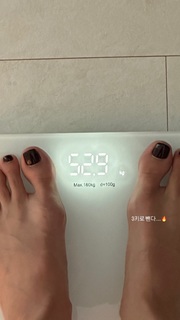 Lee Si-young feet photo 18