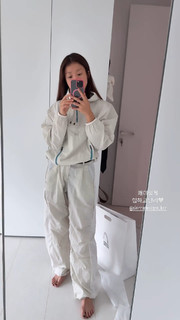 Lee Si-young feet photo 14