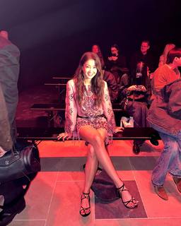 Lee Si-young feet photo 8