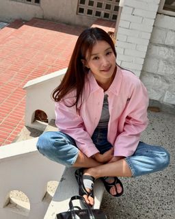 Lee Si-young feet photo 6