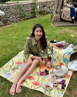 Lee Si-young feet photo 12