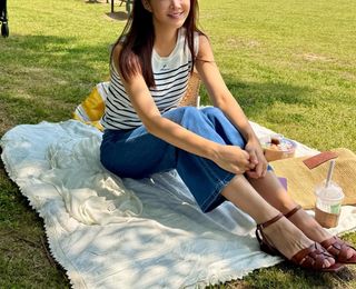 Lee Si-young feet photo 3