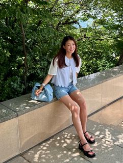 Lee Si-young feet photo 14
