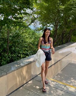 Lee Si-young feet photo 8