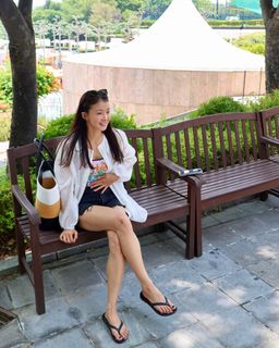 Lee Si-young feet photo 7