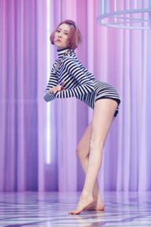 Lee Sun-Mi feet photo 5