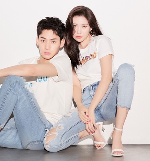 Lee Sun-Mi feet photo 1