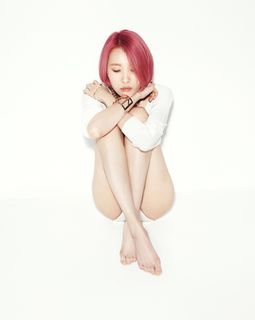 Lee Sun-Mi feet photo 6