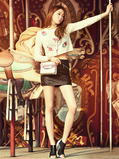 Lee Sung-kyung feet photo 20
