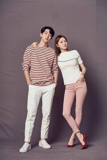 Lee Sung-kyung feet photo 16