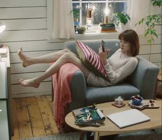 Lee Sung-kyung feet photo 16