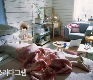 Lee Sung-kyung feet photo 7