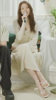 Lee Sung-kyung feet photo 4