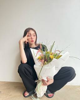 Lee Sung-kyung feet photo 15