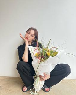 Lee Sung-kyung feet photo 13