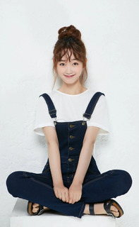 Lee Yoo-mi feet photo 12