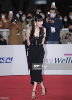 Lee Yoo-mi feet photo 2