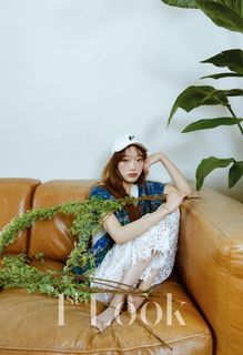 Lee Yoo-mi feet photo 17