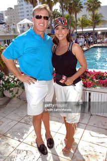 Leeann Tweeden feet photo 14