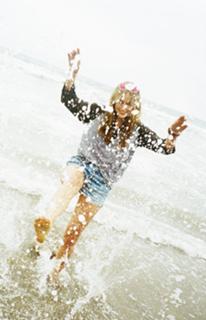 Leelee Sobieski feet photo thumbnail
