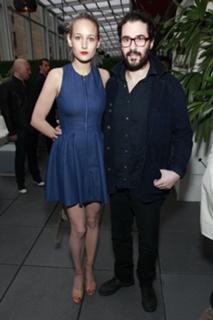 Leelee Sobieski feet photo thumbnail