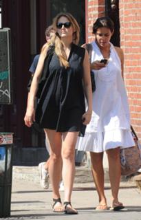 Leelee Sobieski feet photo thumbnail