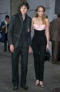 Leelee Sobieski feet photo thumbnail