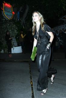 Leelee Sobieski feet photo thumbnail