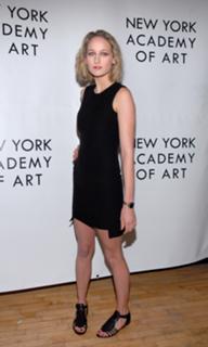 Leelee Sobieski feet photo thumbnail