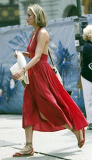 Leelee Sobieski feet photo thumbnail