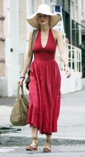 Leelee Sobieski feet photo thumbnail