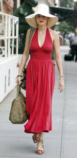Leelee Sobieski feet photo thumbnail