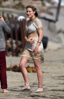 Leelee Sobieski feet photo thumbnail