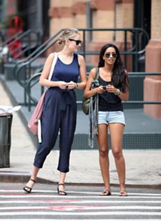 Leelee Sobieski feet photo thumbnail