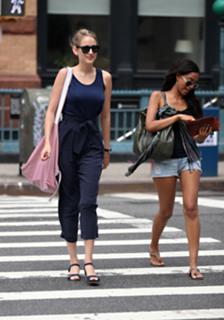 Leelee Sobieski feet photo thumbnail