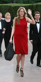 Leelee Sobieski feet photo thumbnail