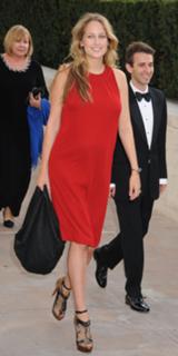 Leelee Sobieski feet photo thumbnail