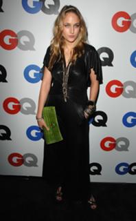 Leelee Sobieski feet photo thumbnail