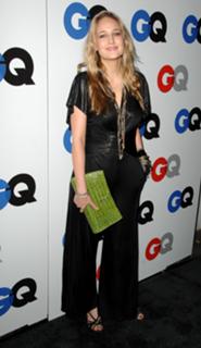 Leelee Sobieski feet photo thumbnail