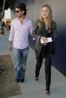 Leelee Sobieski feet photo thumbnail