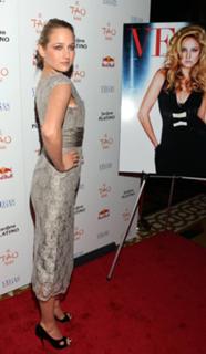 Leelee Sobieski feet photo thumbnail