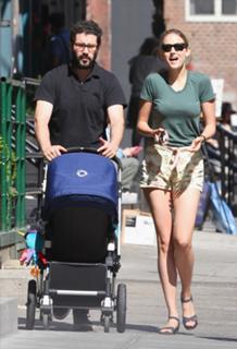 Leelee Sobieski feet photo thumbnail