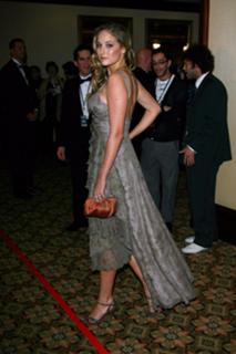 Leelee Sobieski feet photo thumbnail