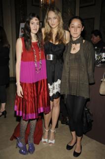 Leelee Sobieski feet photo thumbnail