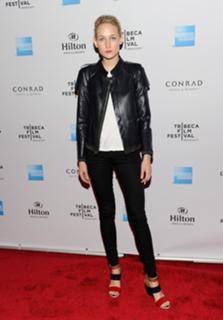 Leelee Sobieski feet photo thumbnail