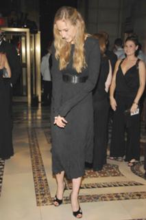 Leelee Sobieski feet photo thumbnail