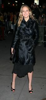 Leelee Sobieski feet photo thumbnail