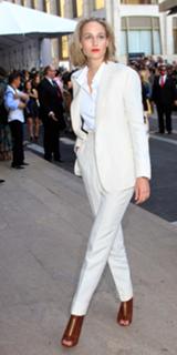 Leelee Sobieski feet photo thumbnail