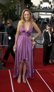 Leelee Sobieski feet photo thumbnail